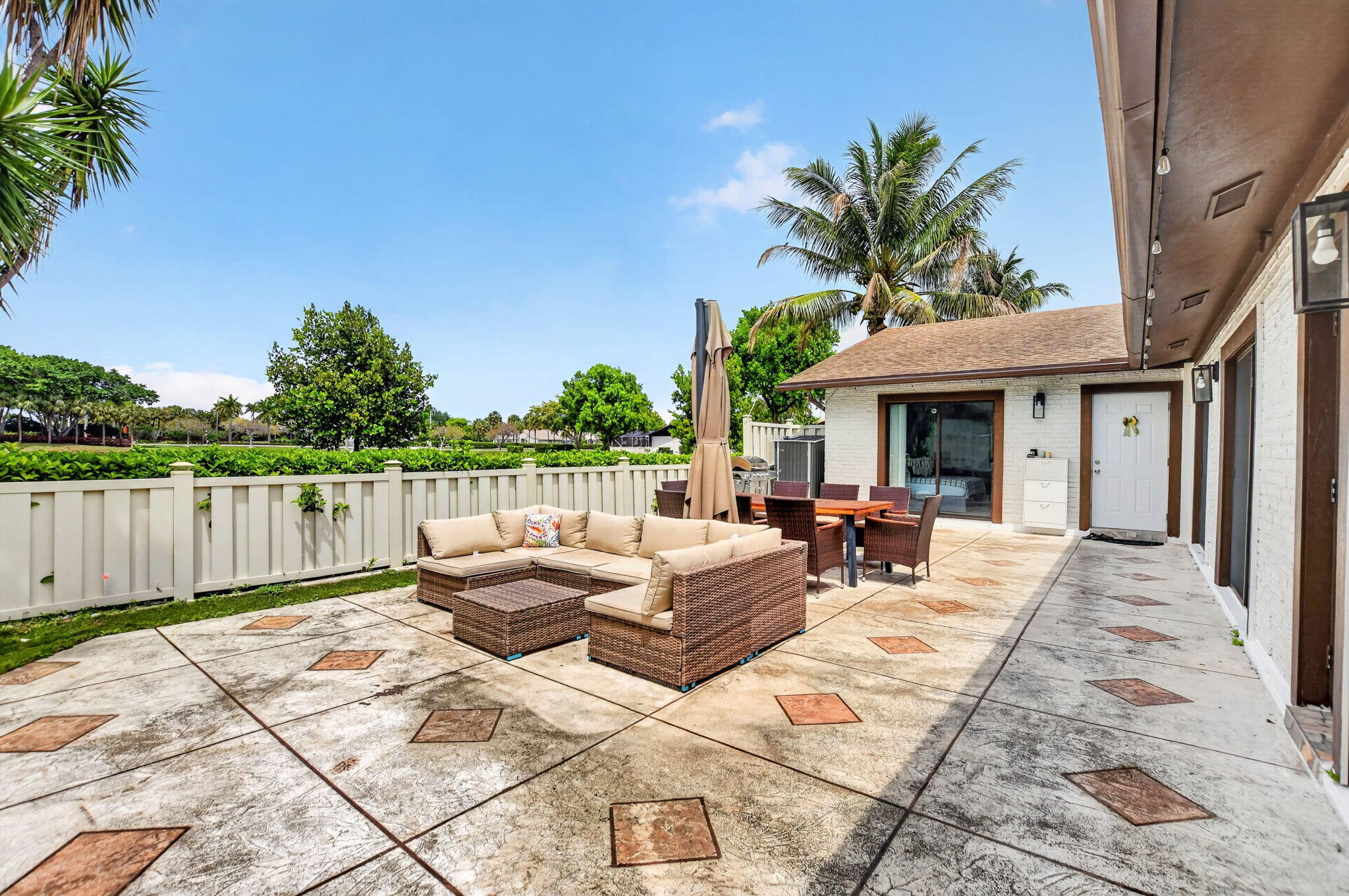 BOCA GARDENS - Residential Lease