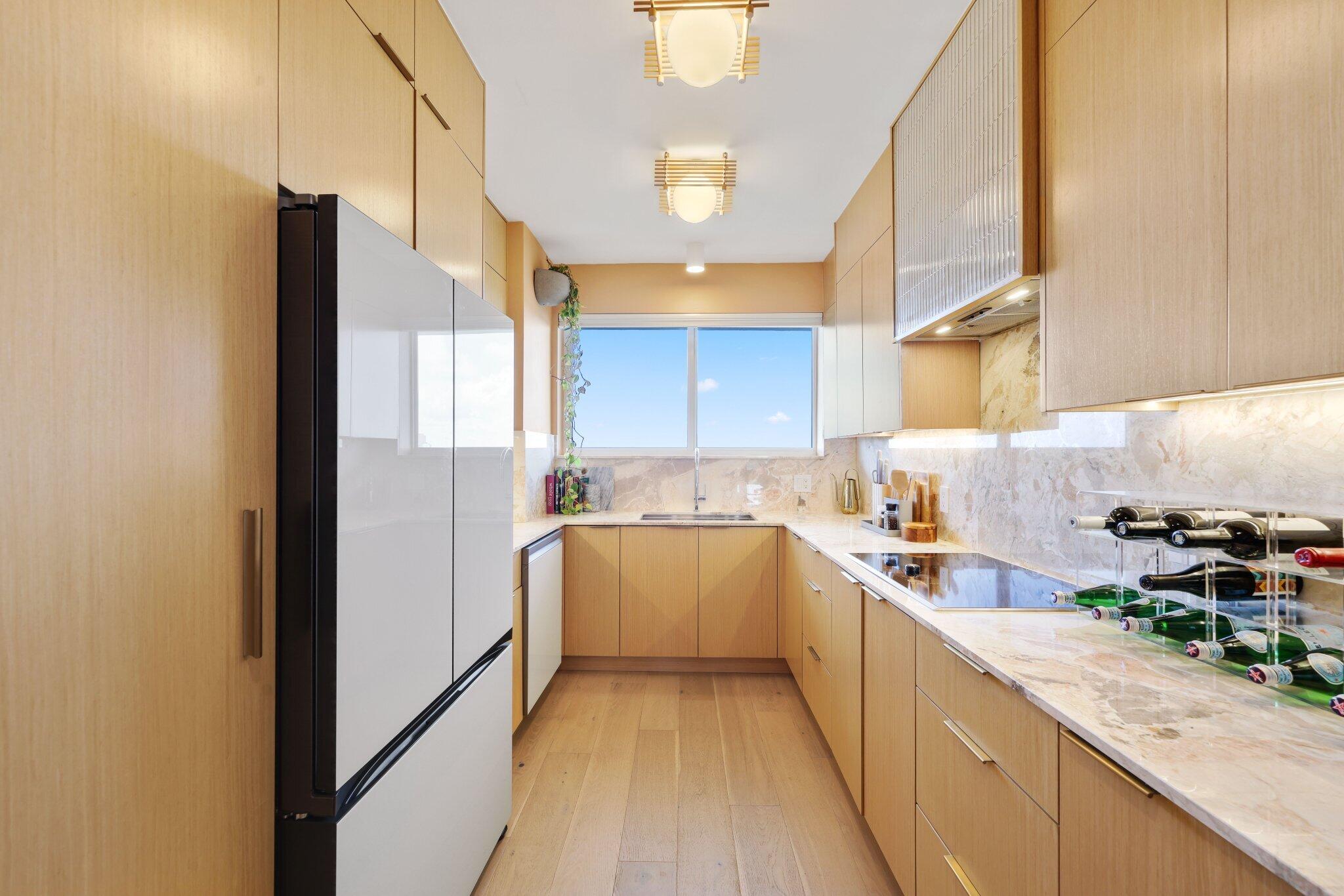 FOUR SEASONS CONDO - Residential