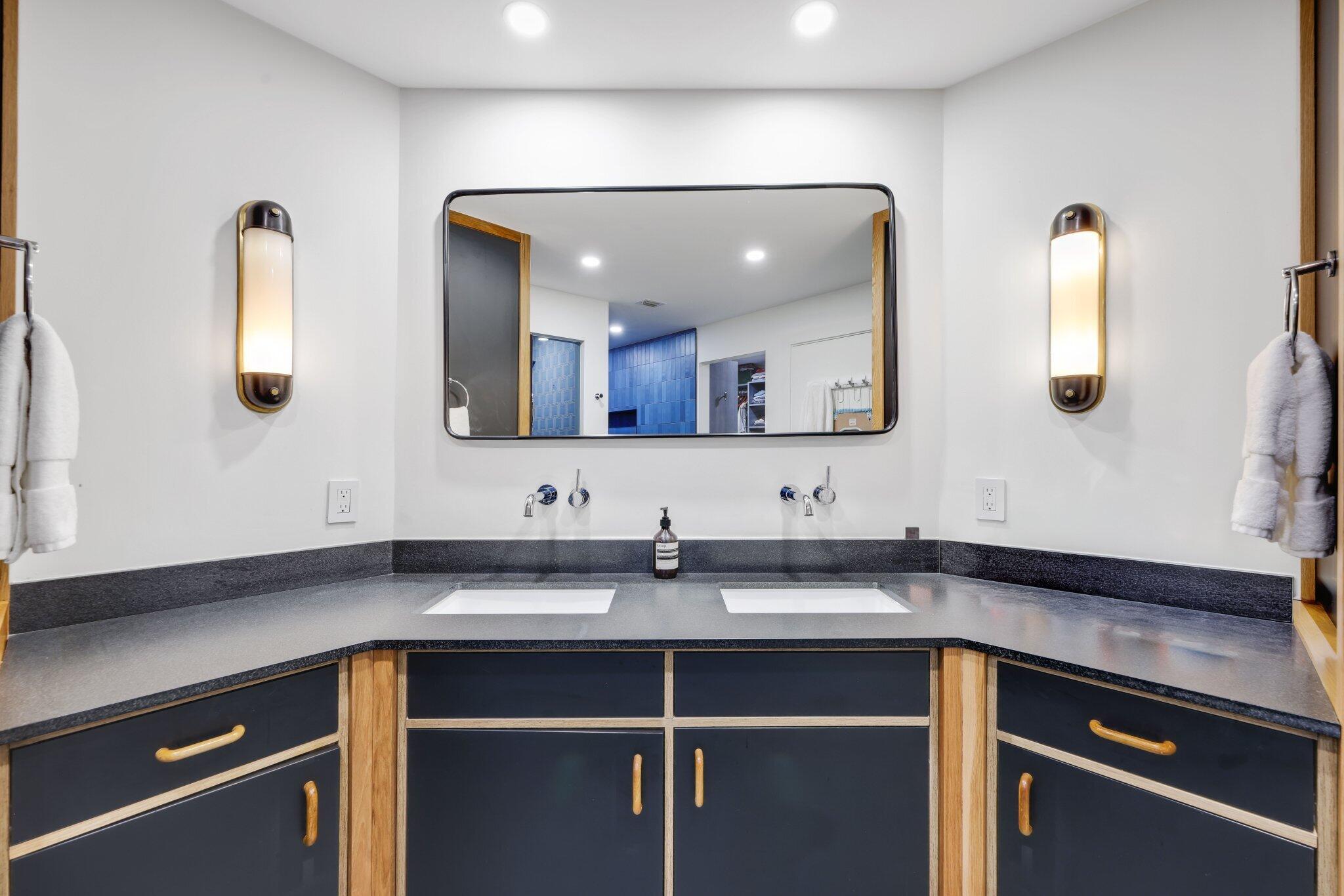 FOUR SEASONS CONDO - Residential