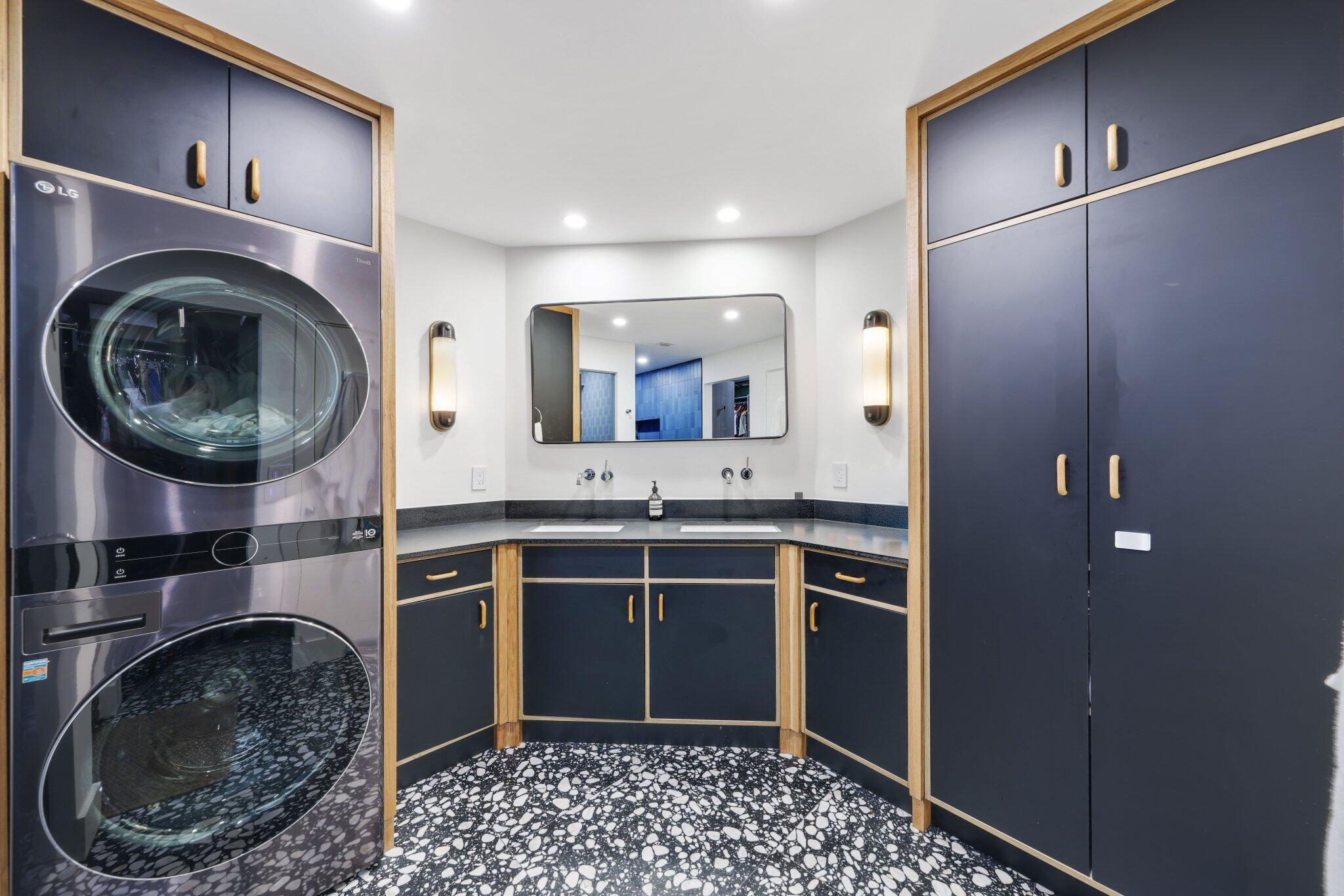 FOUR SEASONS CONDO - Residential