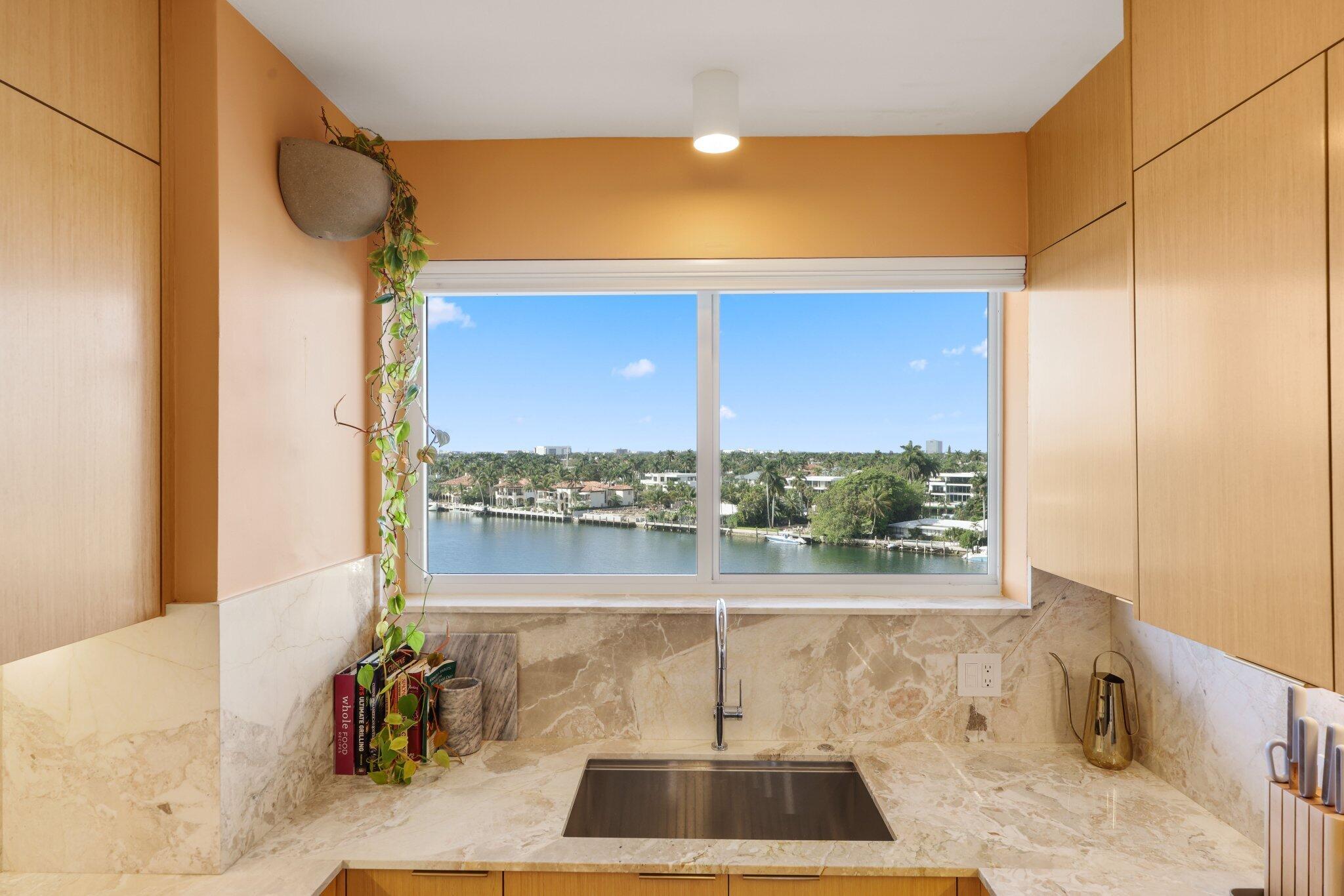 FOUR SEASONS CONDO - Residential