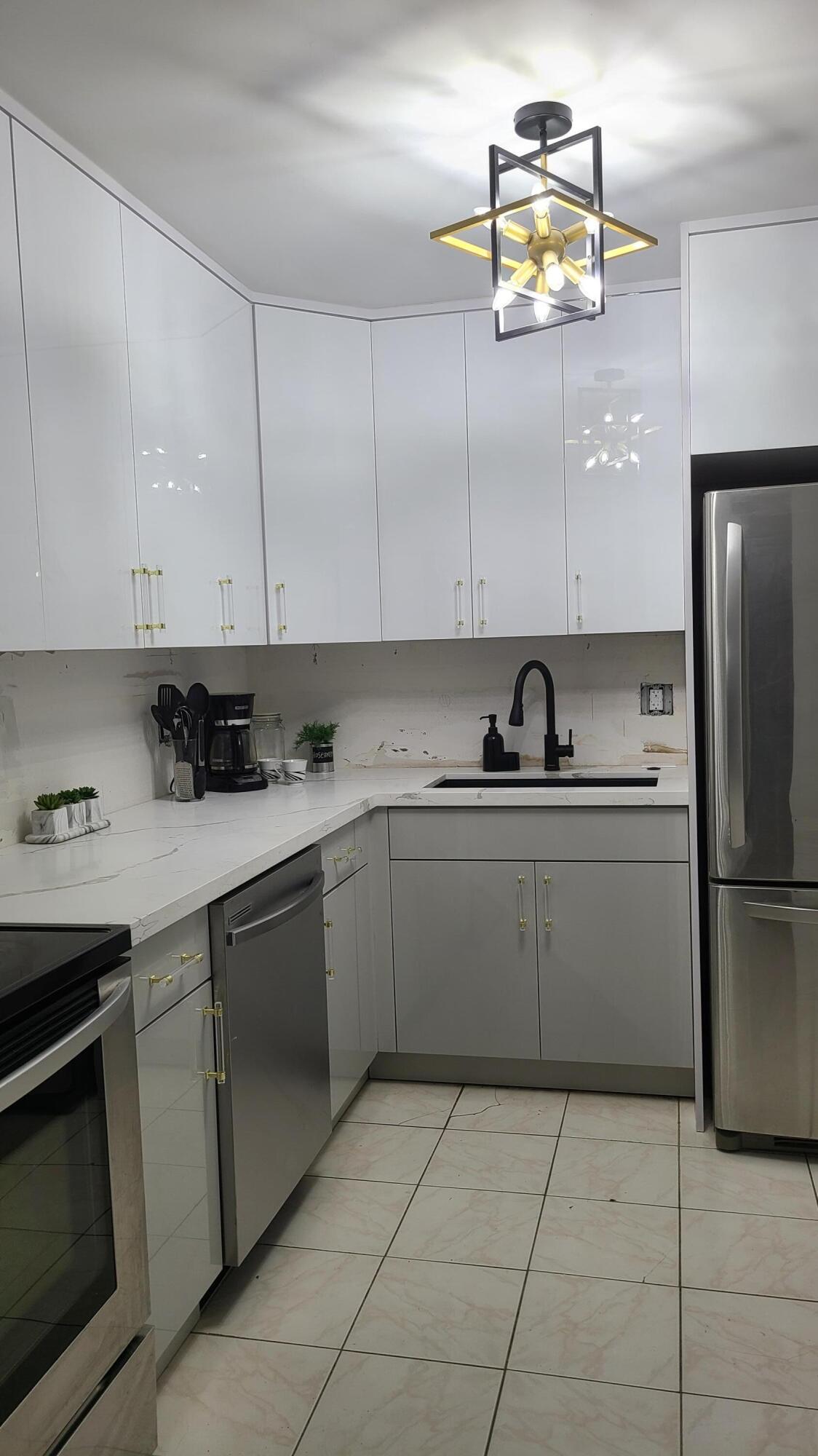 OLYMPUS CONDO PHASE - Residential