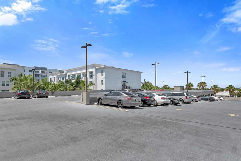 LAUDERDALE ONE CONDO - Residential