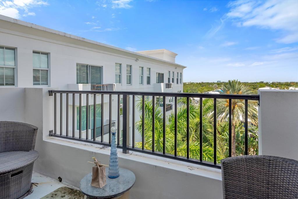 LAUDERDALE ONE CONDO - Residential