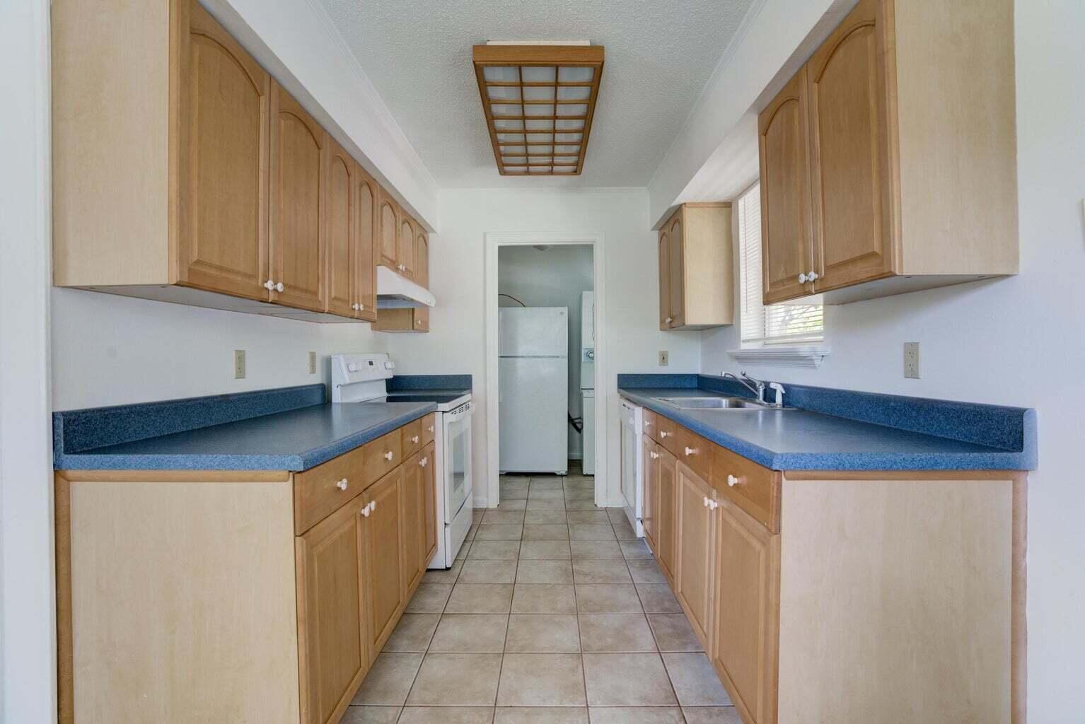 PINE GARDENS SUB LOT 19 B - Residential Lease