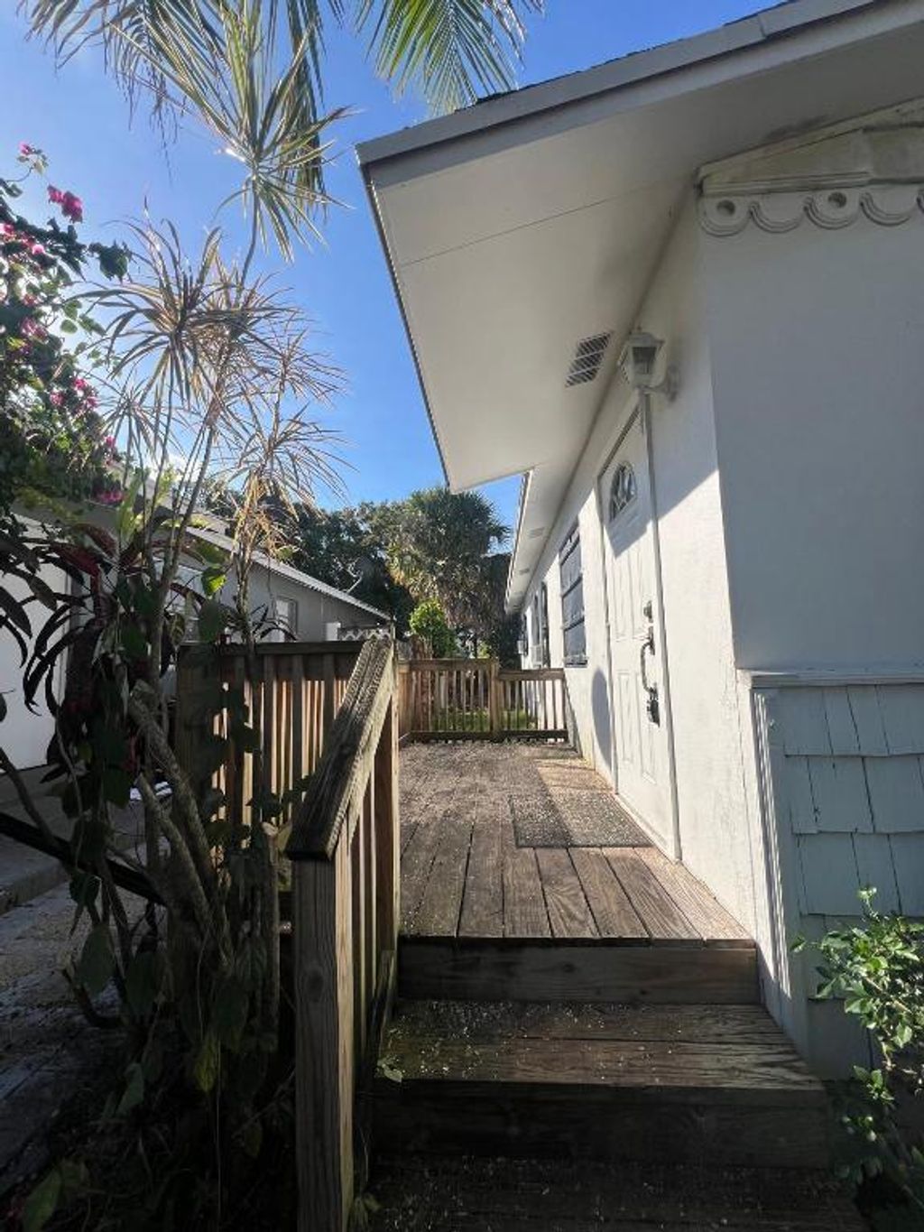 Photo of 700 N Hepburn Avenue N, Jupiter, FL 33458 (MLS # R11147068)