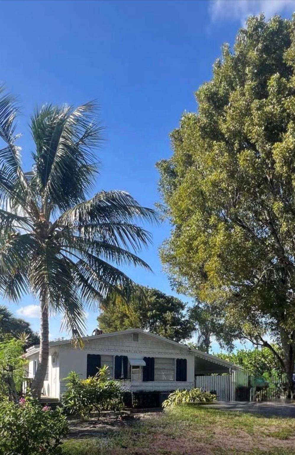 PINE GARDENS SUB LOT 19 B - Residential Lease