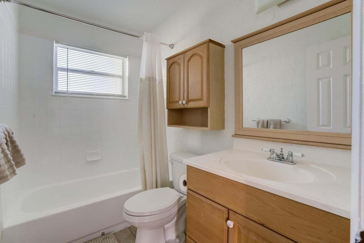 PINE GARDENS SUB LOT 19 B - Residential Lease