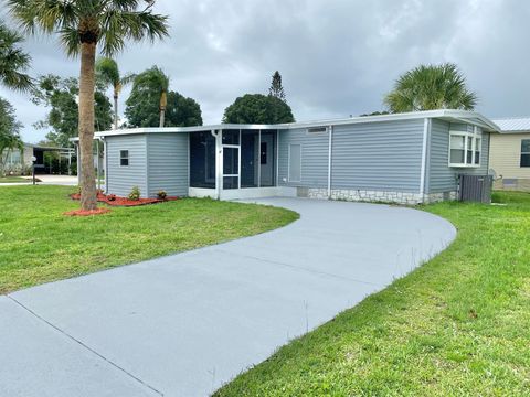 A home in Barefoot Bay