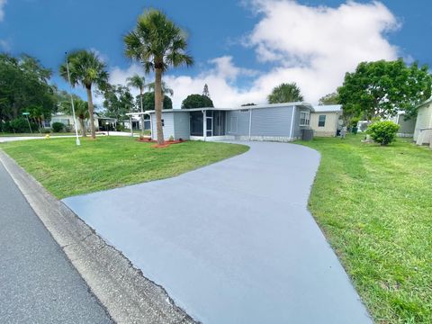 A home in Barefoot Bay