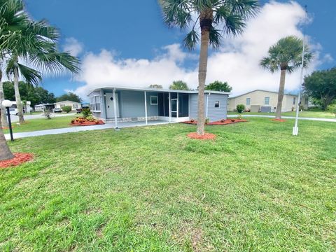 A home in Barefoot Bay