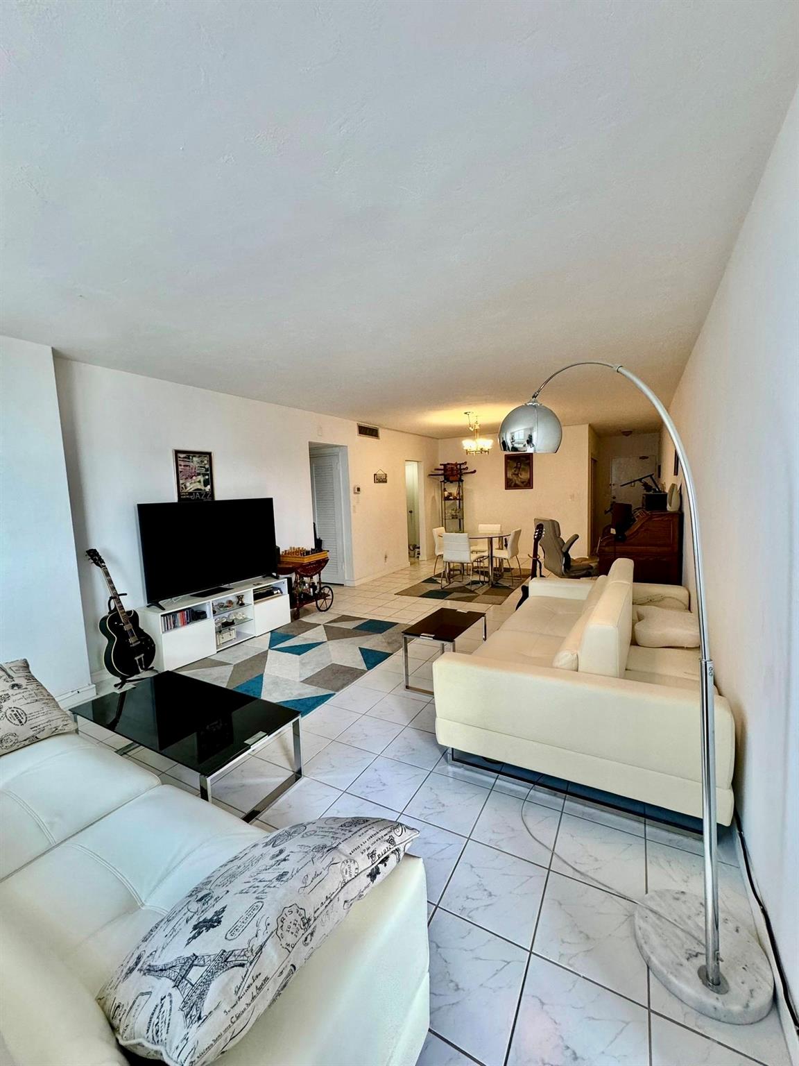 GALT TOWERS - Residential