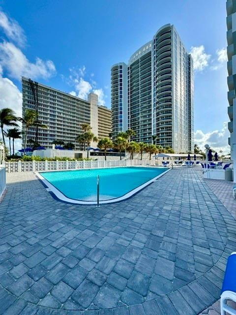 GALT TOWERS - Residential