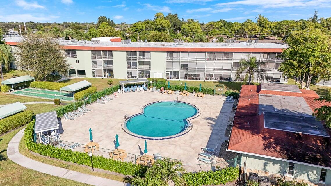 REGAL PALMS EATON CONDO - Residential