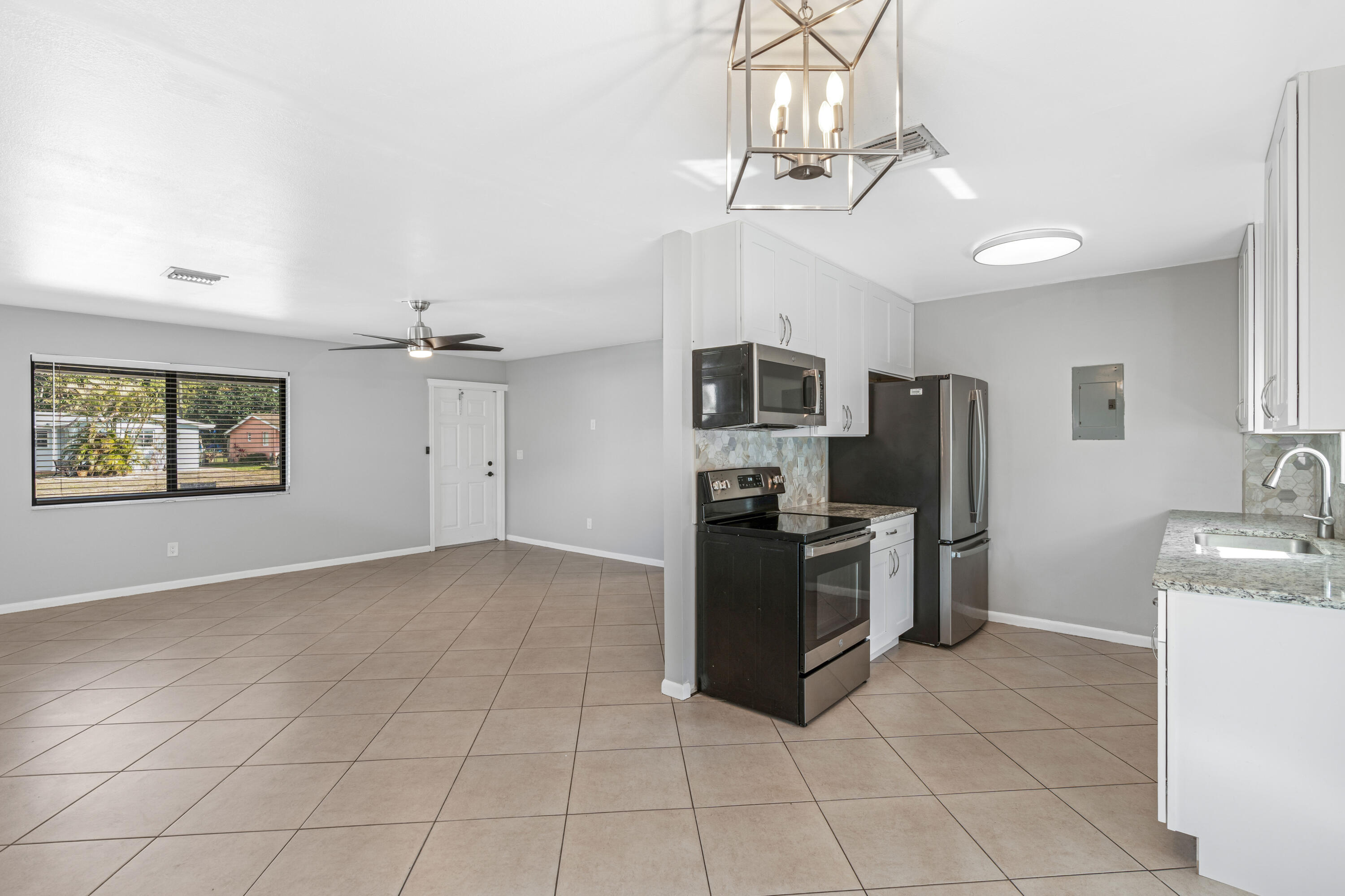 PALM SPRINGS VILLAGE 8 - Residential