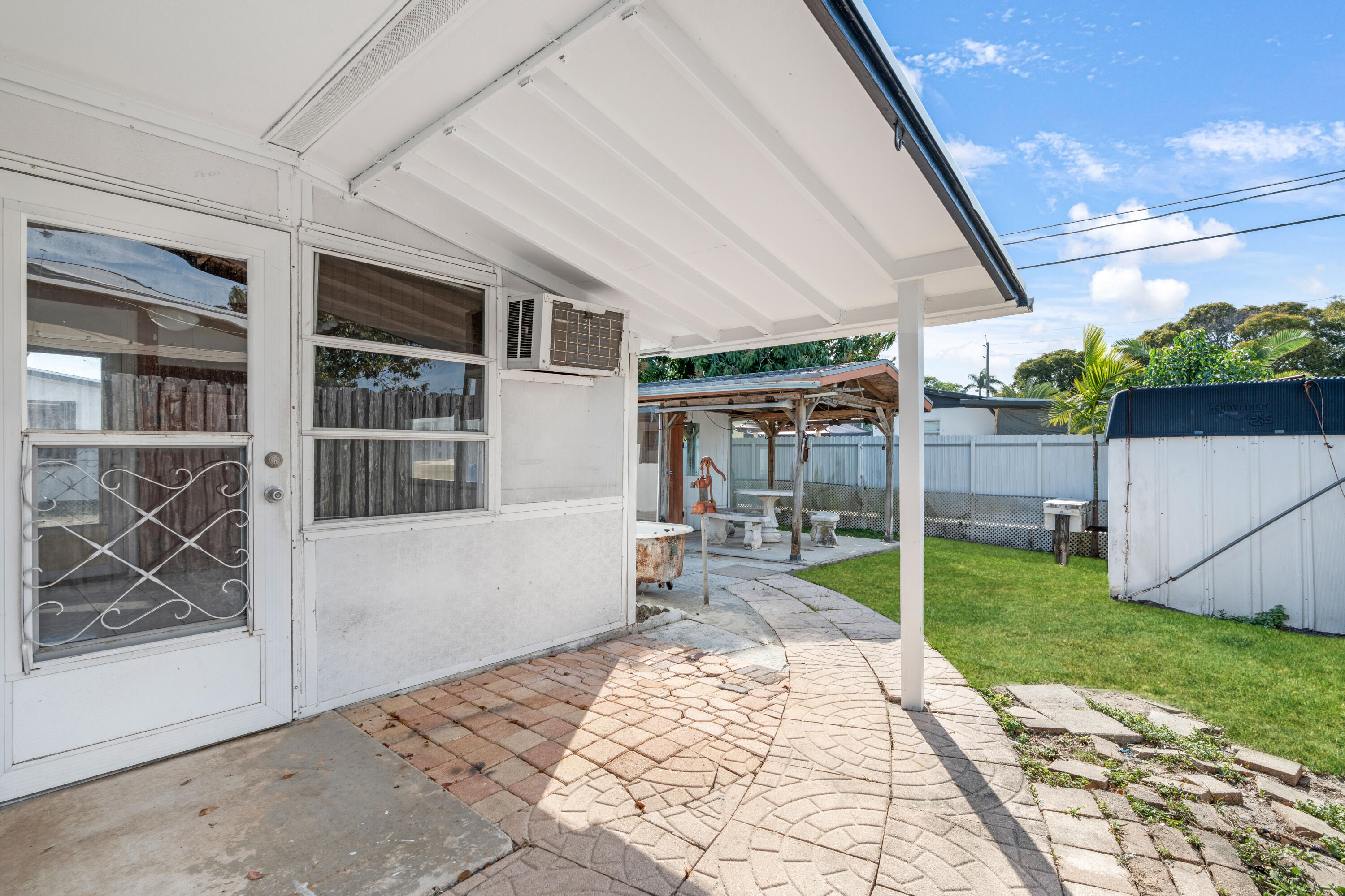 PALM SPRINGS VILLAGE 8 - Residential