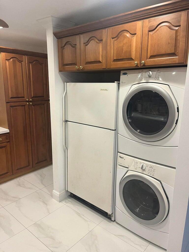 PINES OF DELRAY NORTH CON - Residential Lease