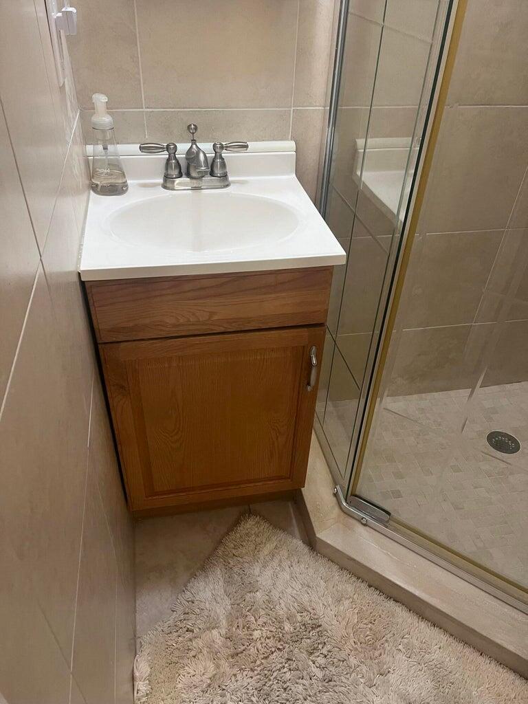 PINES OF DELRAY NORTH CON - Residential Lease