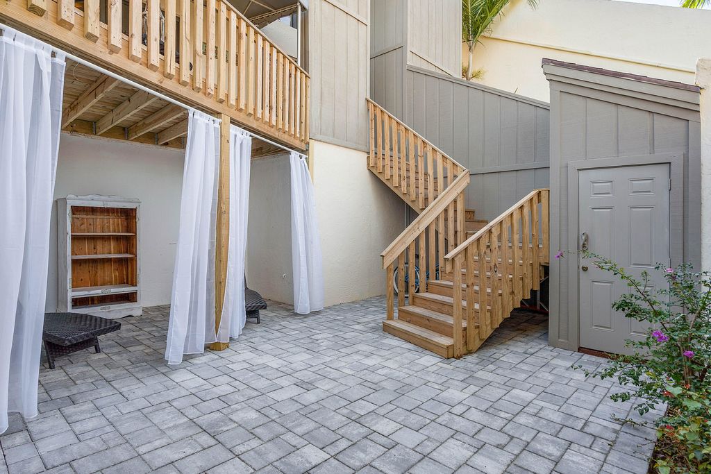 Photo of 1605 S Us Highway 1 #3-E, Jupiter, FL 33477 (MLS # R10961056)