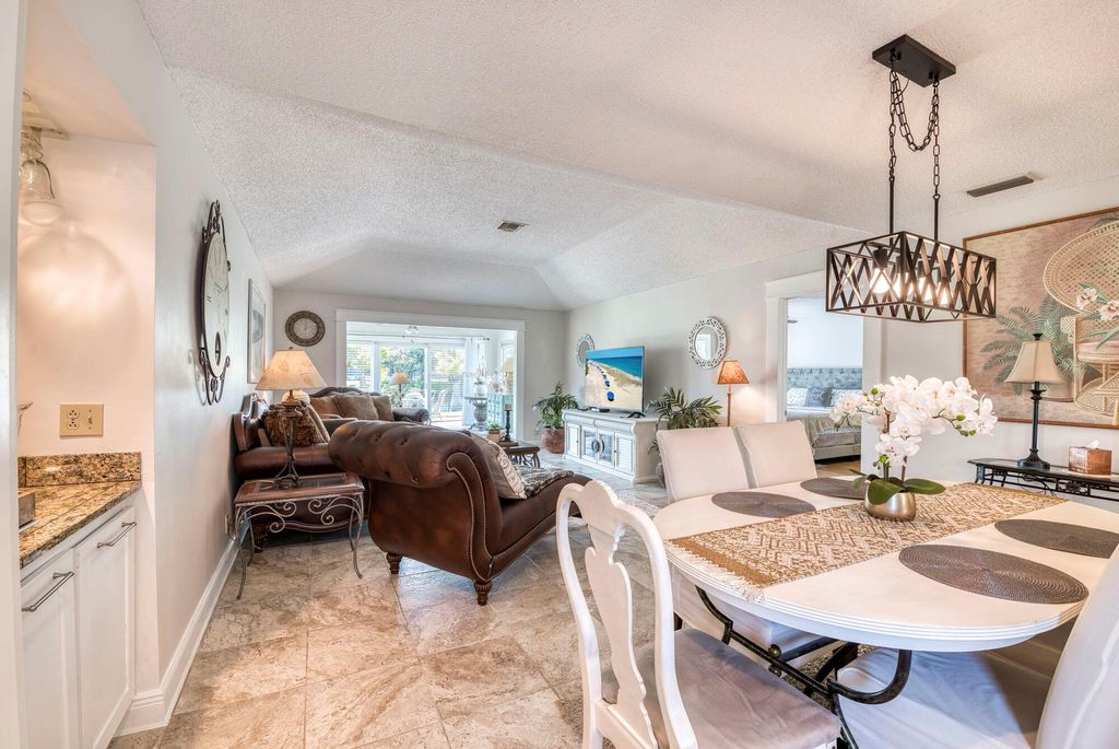 Photo of 13385 Whispering Lakes Lane, Palm Beach Gardens, FL 33418 (MLS # R10964868)