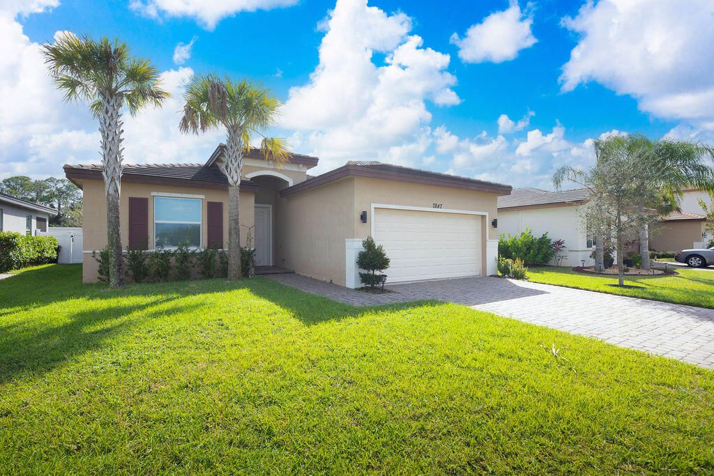 Photo of 7847 NW Greenbank Circle, Port Saint Lucie, FL 34987 (MLS # R11152749)