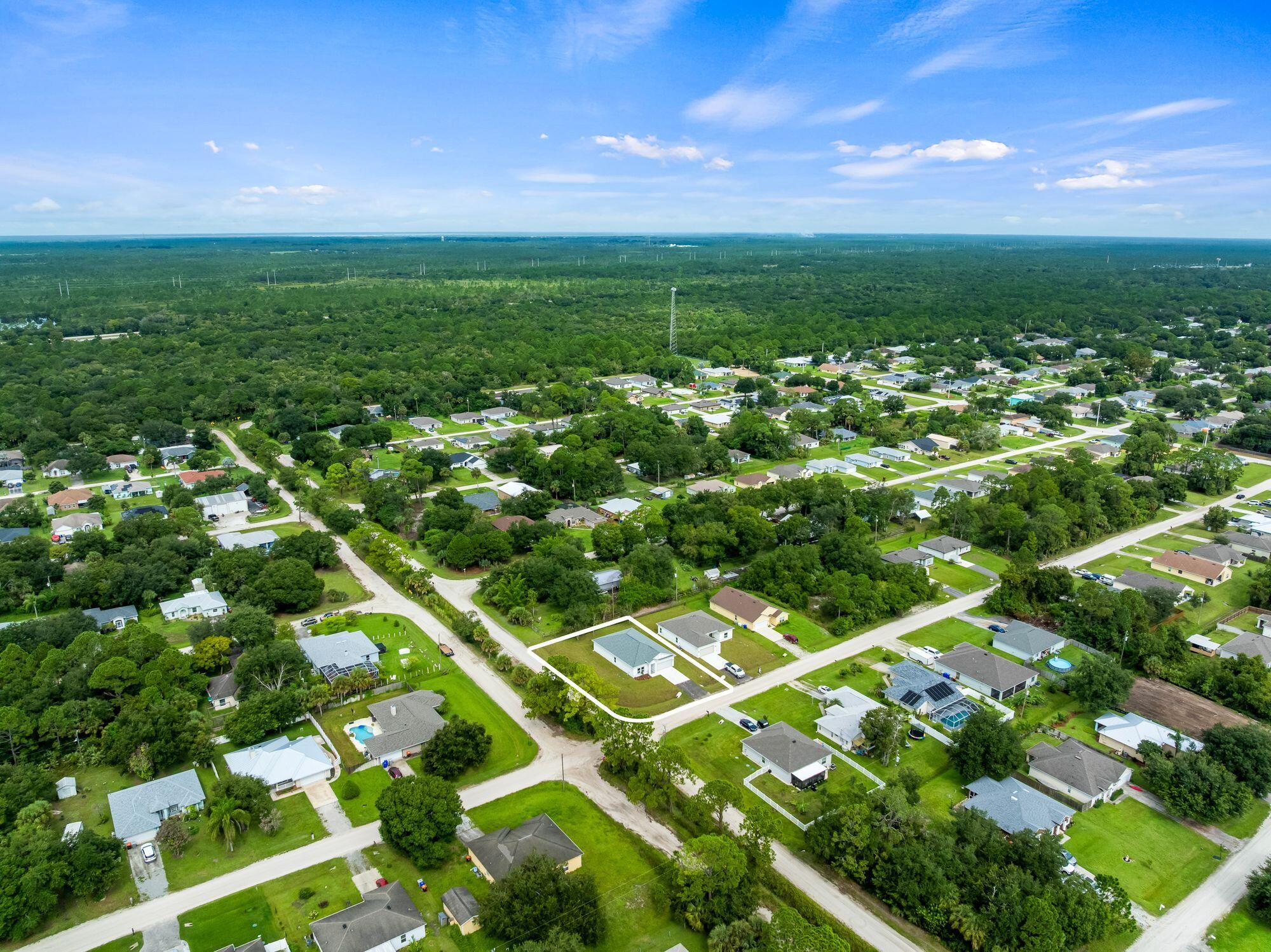 8115 104TH Avenue, Vero Beach, FL, 32967/$372,000 3 8115 104TH Avenue