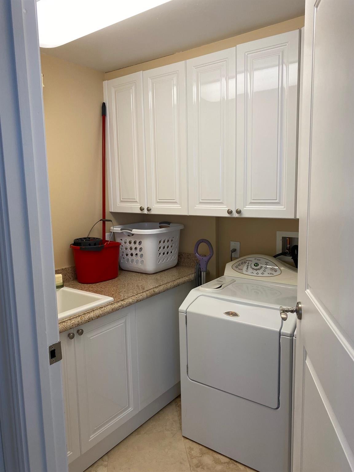 Ritz Carlton Residences - Residential