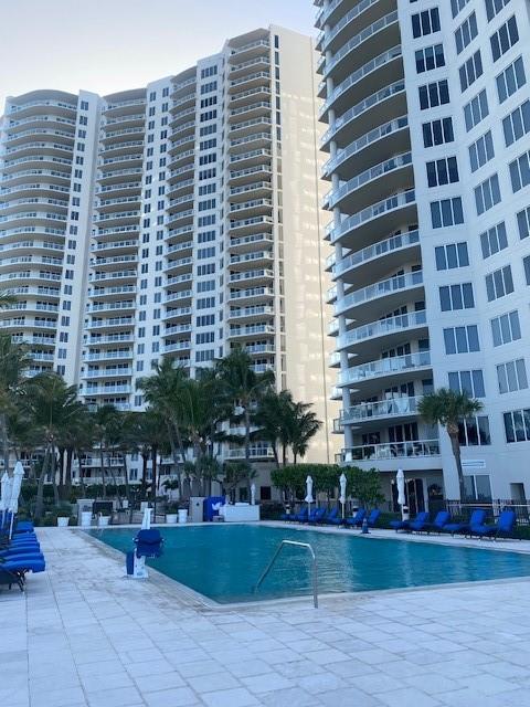 Ritz Carlton Residences - Residential
