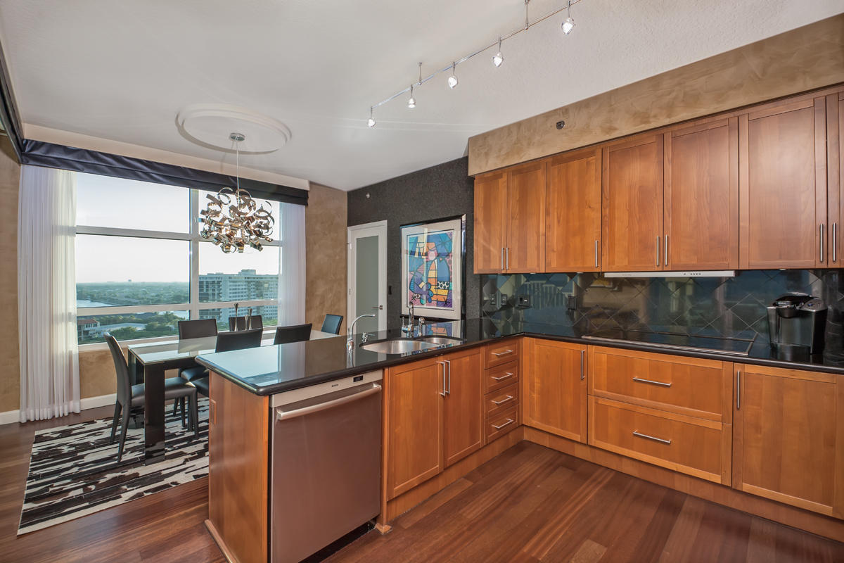 TOSCANA SOUTH TOWERS - Residential