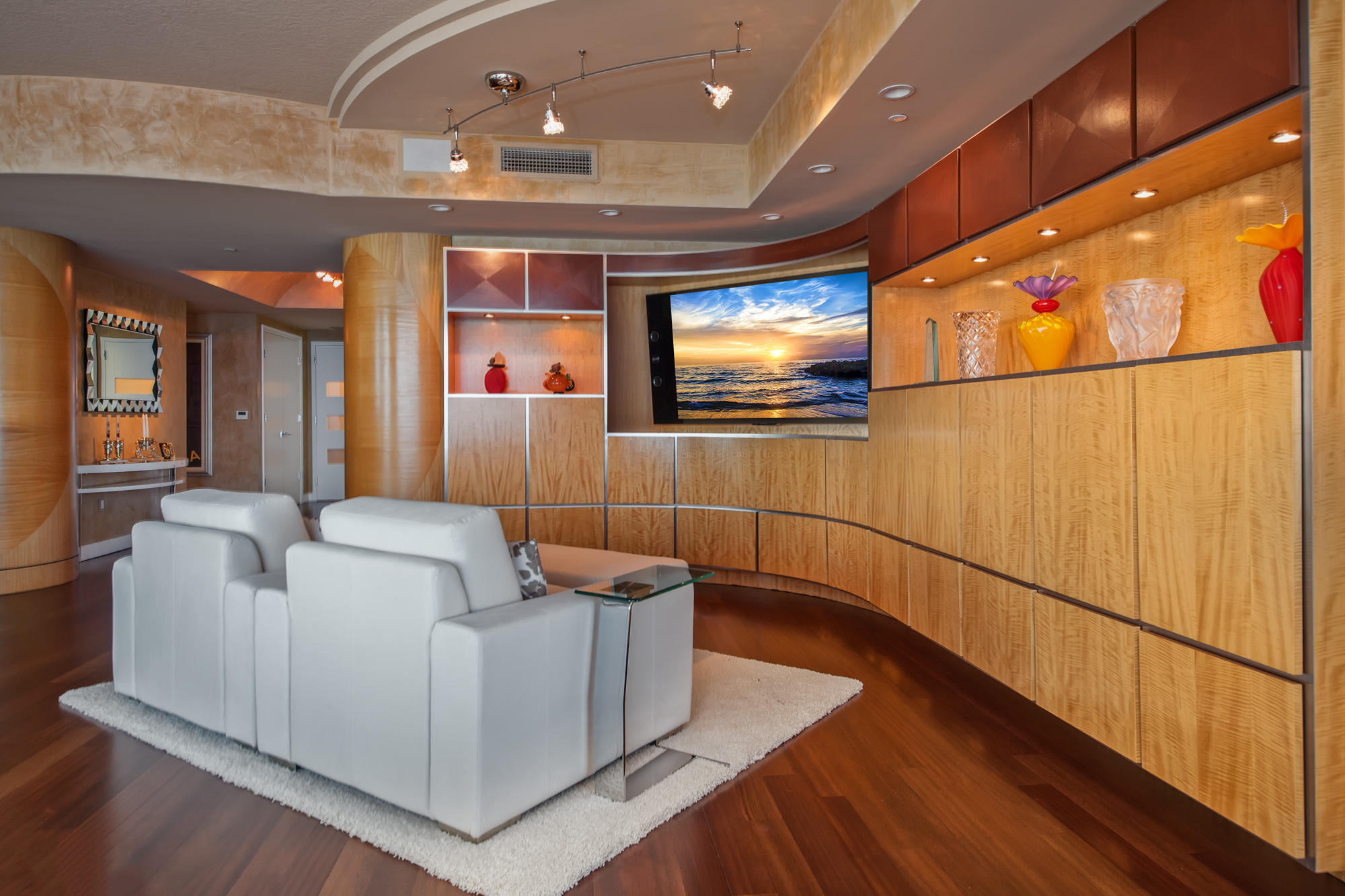 TOSCANA SOUTH TOWERS - Residential