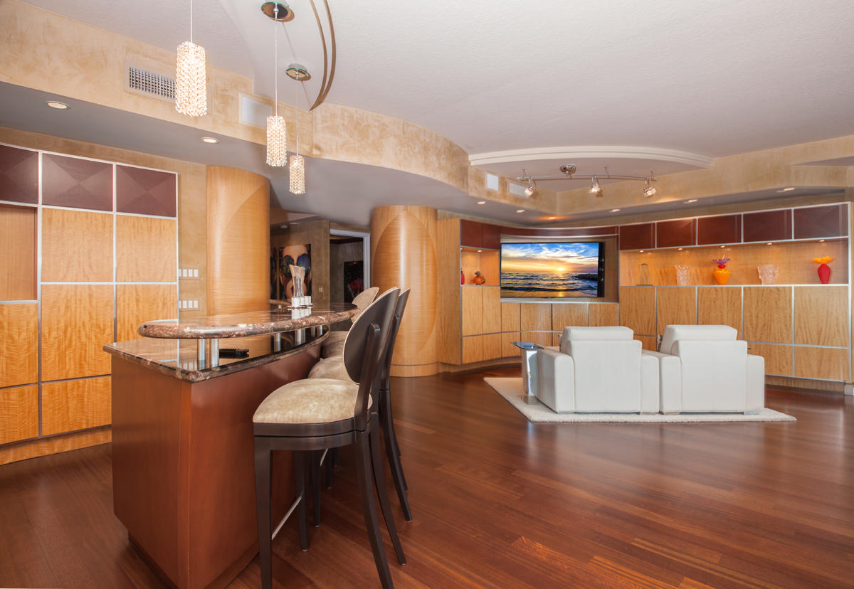 TOSCANA SOUTH TOWERS - Residential