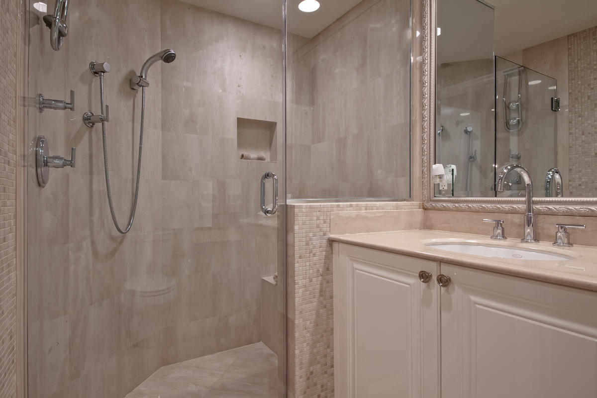 TOSCANA SOUTH TOWERS - Residential