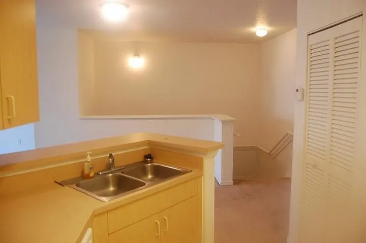 302 Belmont Ln Unit 302  
