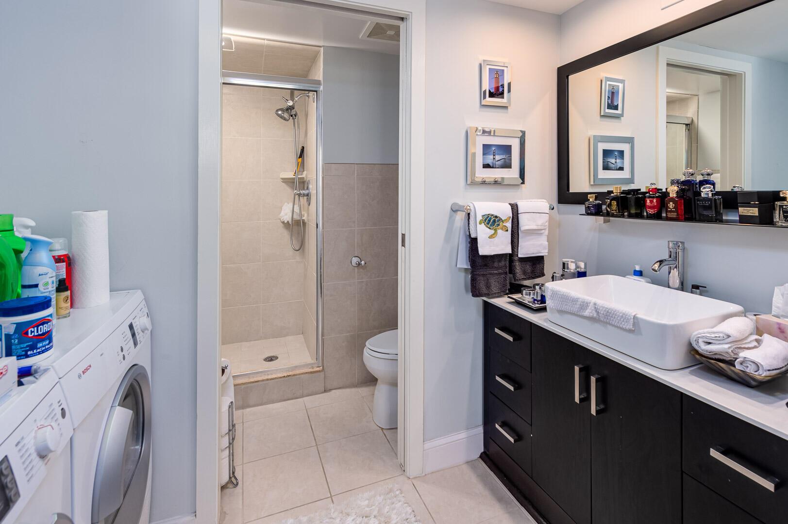 SEAGRAPE COND - Residential