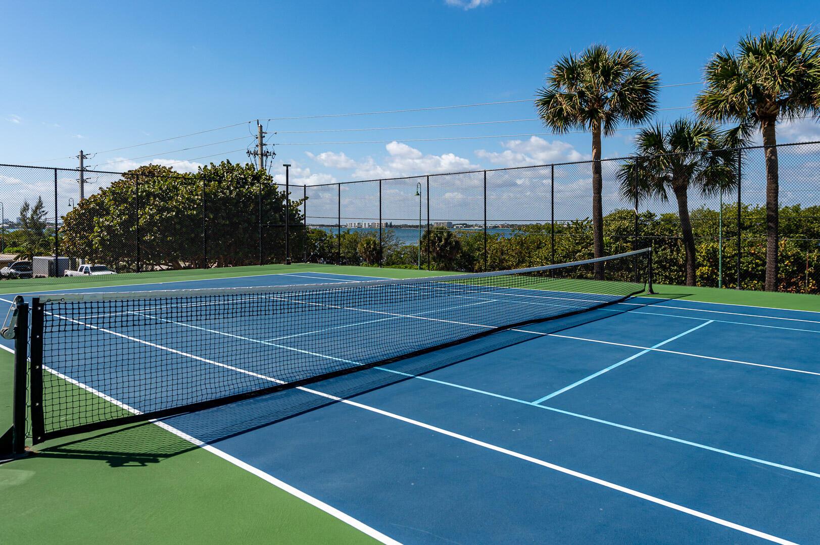 SEAGRAPE COND - Residential