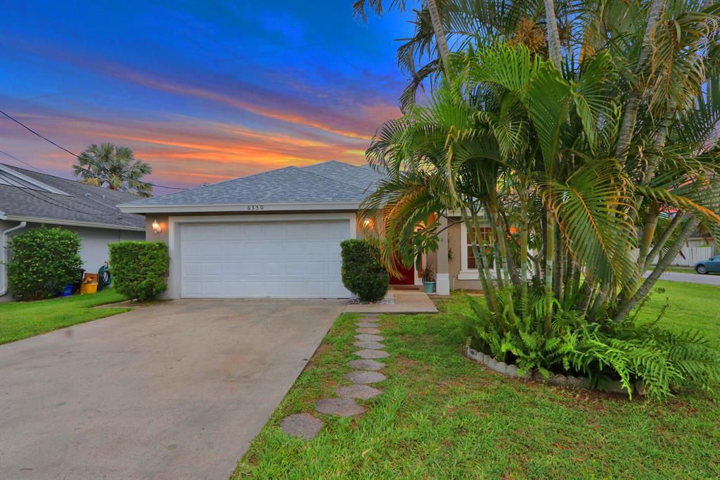 Photo of 6350 Leslie Street, Jupiter, FL 33458 (MLS # R10725490)