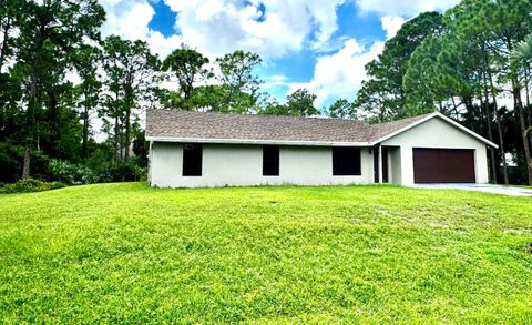 A home in Loxahatchee