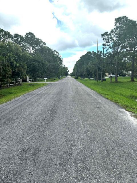 A home in Loxahatchee