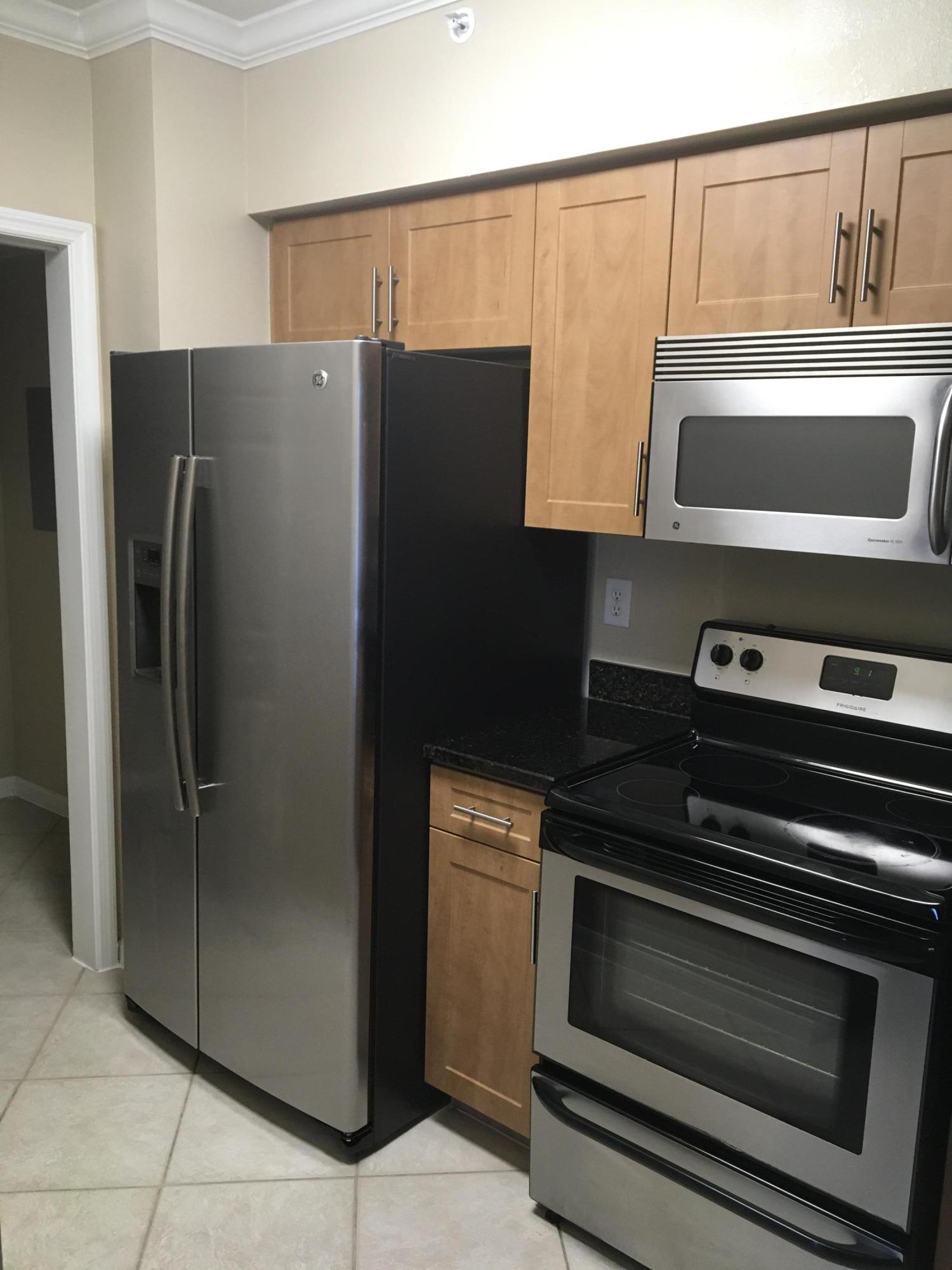 VILLAS AT EMERALD DUNES CONDO - Residential