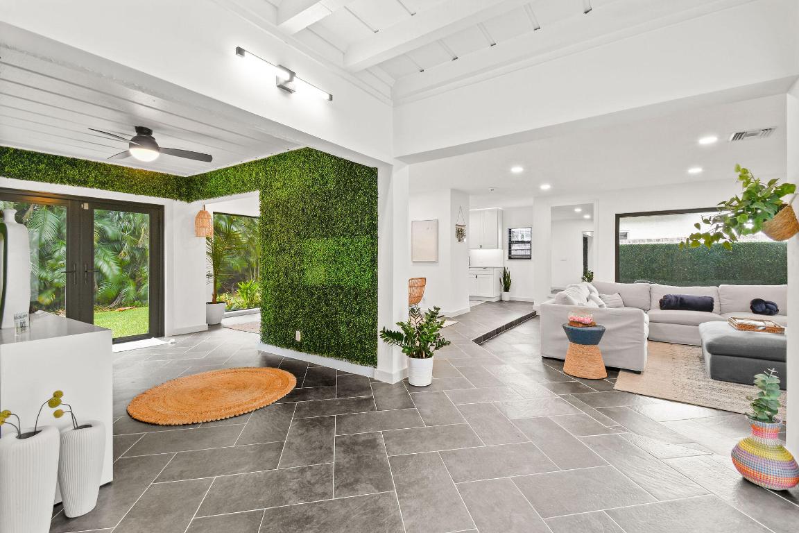 YACHTMANS COVE - Residential Lease