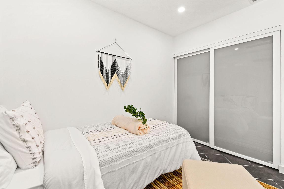 YACHTMANS COVE - Residential Lease