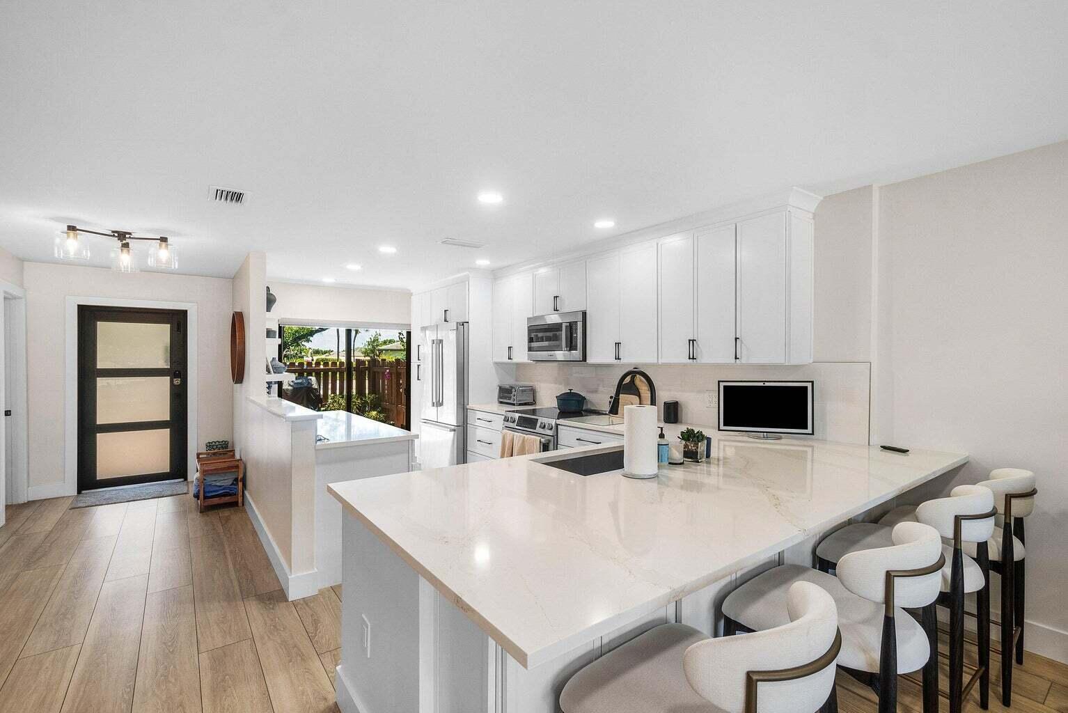 28 SOUTHPORT Lane B