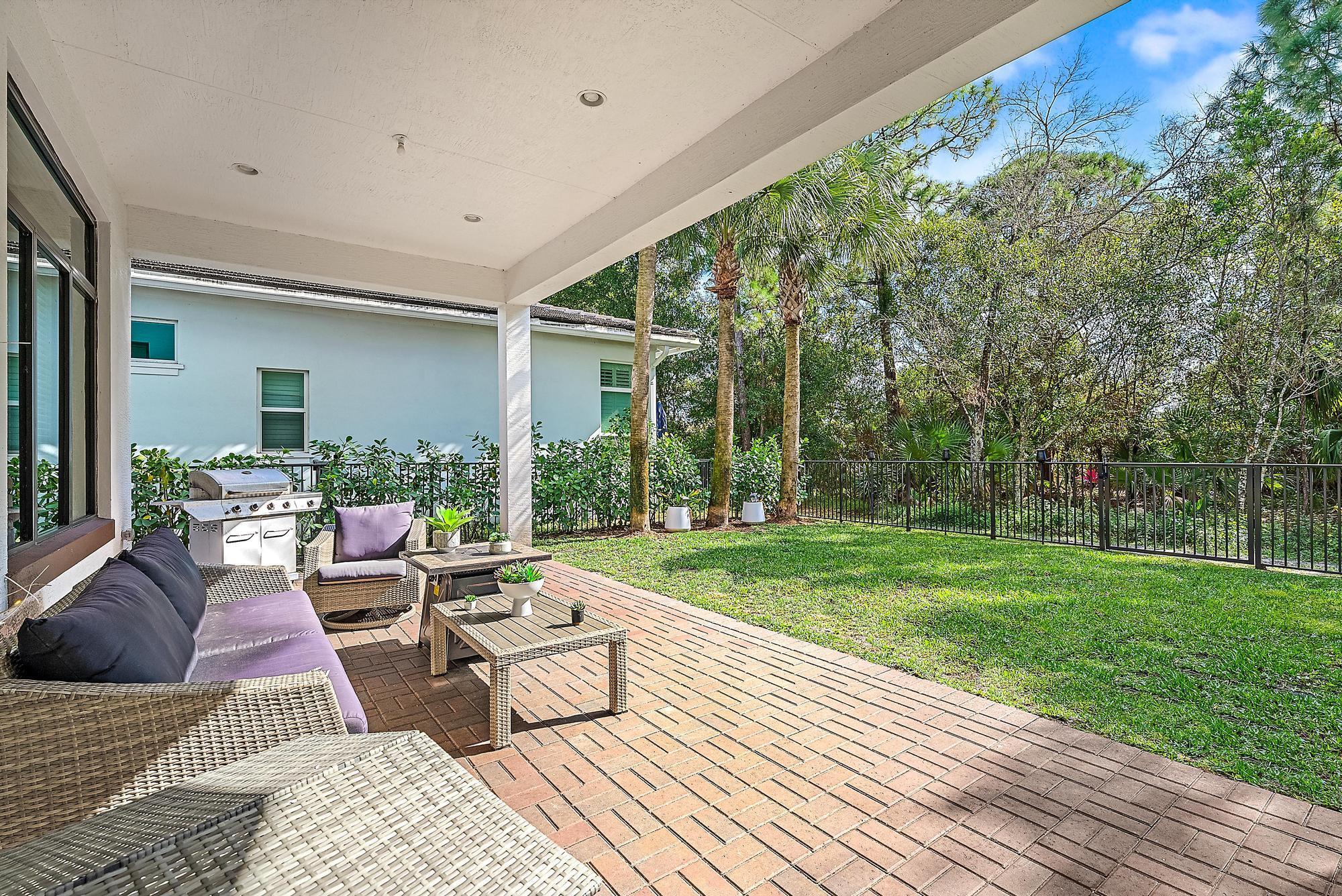 ALTON NEIGHBORHOOD - Residential Lease