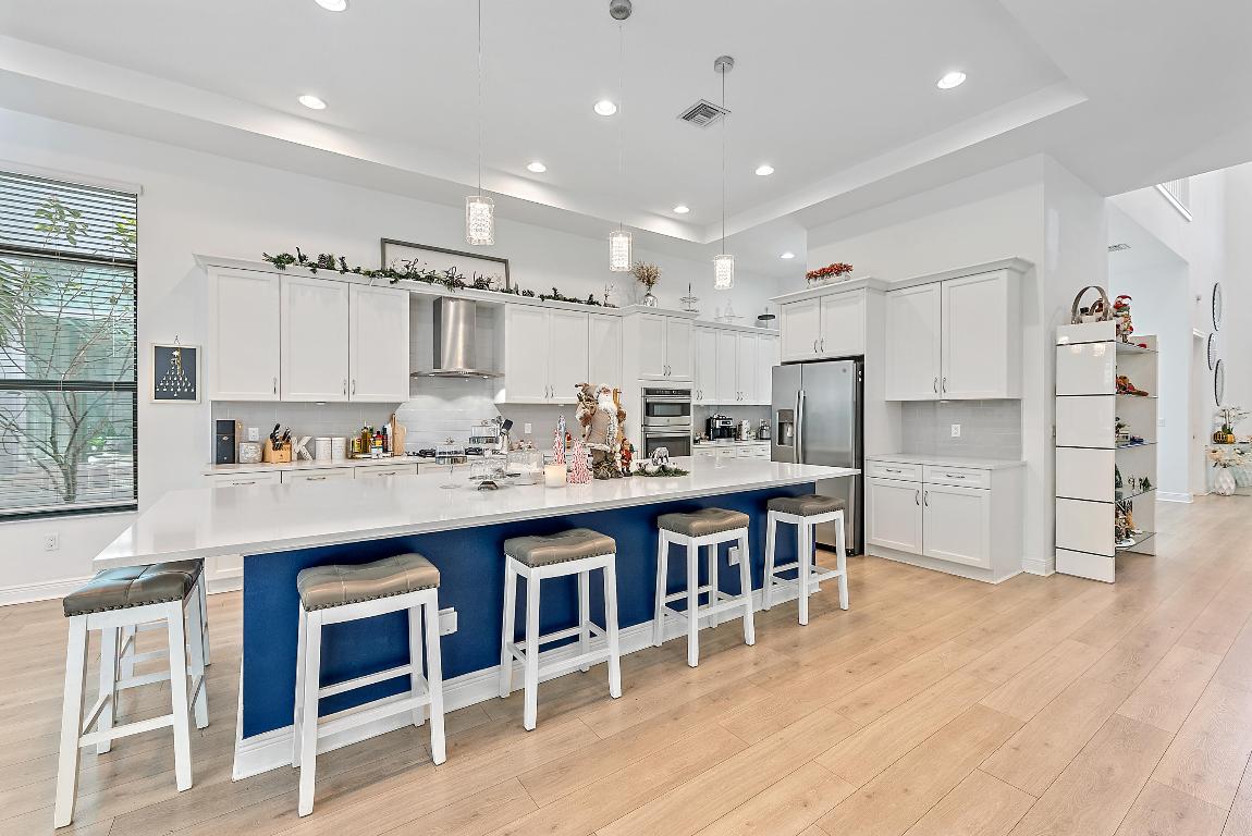 ALTON NEIGHBORHOOD - Residential Lease