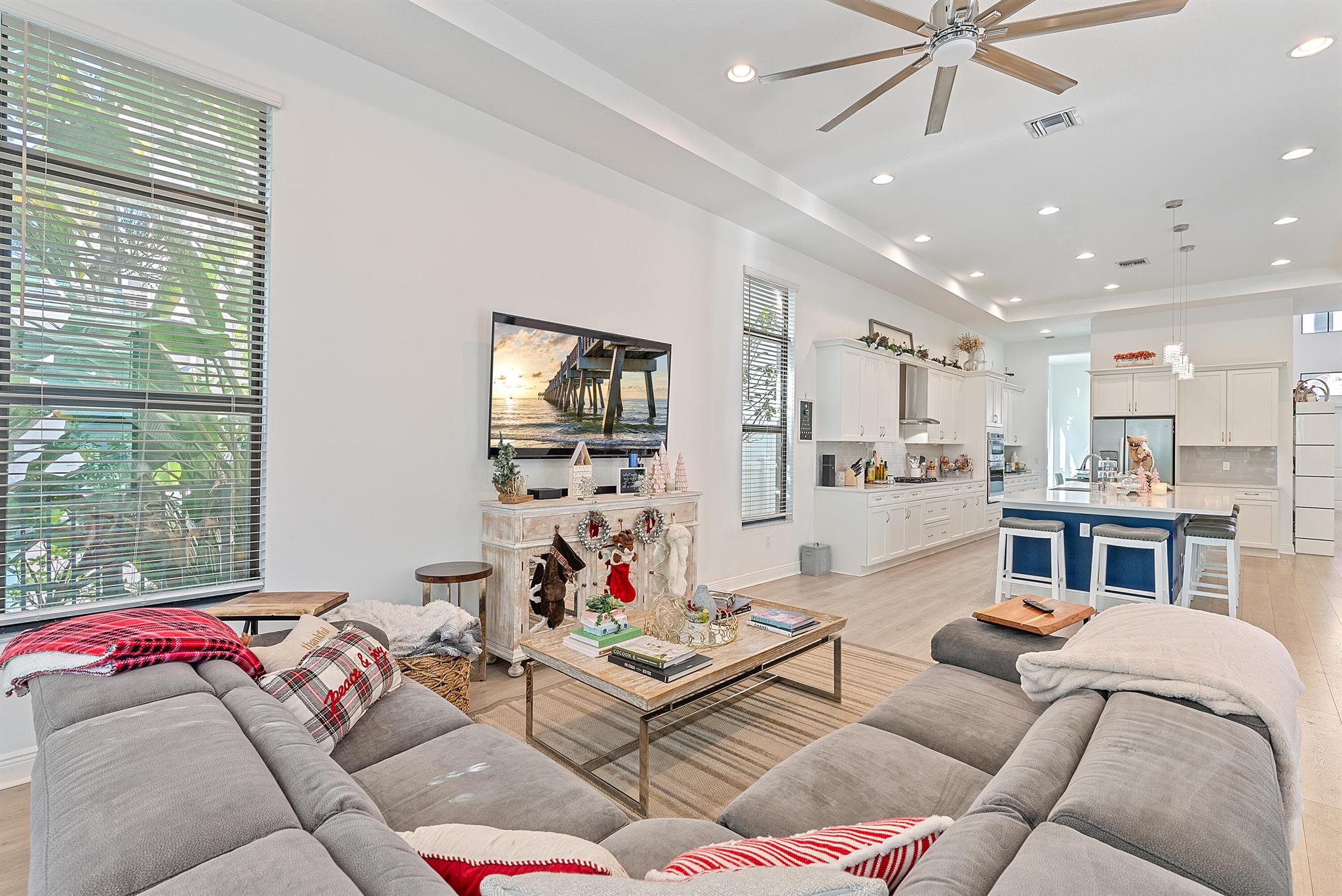 ALTON NEIGHBORHOOD - Residential Lease