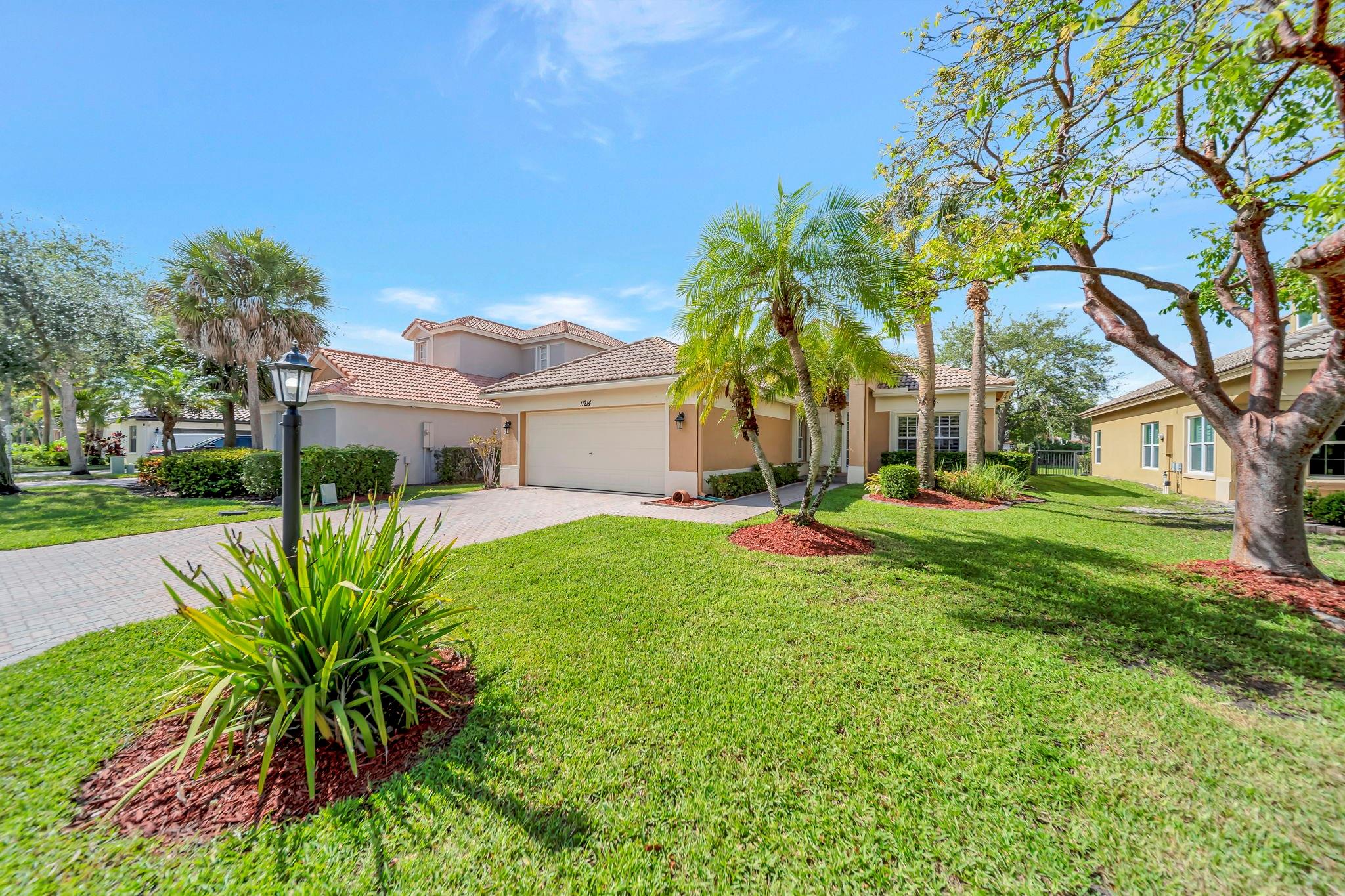 11214 NW 65th Ct