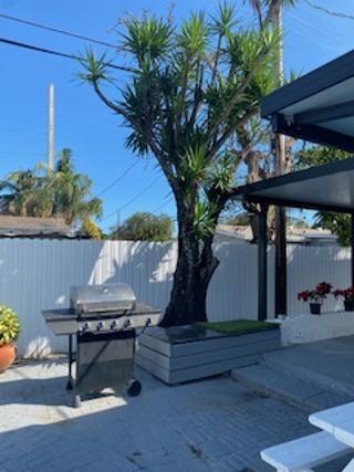 Cresthaven 5 40-4 B - Residential