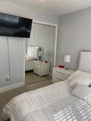 Cresthaven 5 40-4 B - Residential