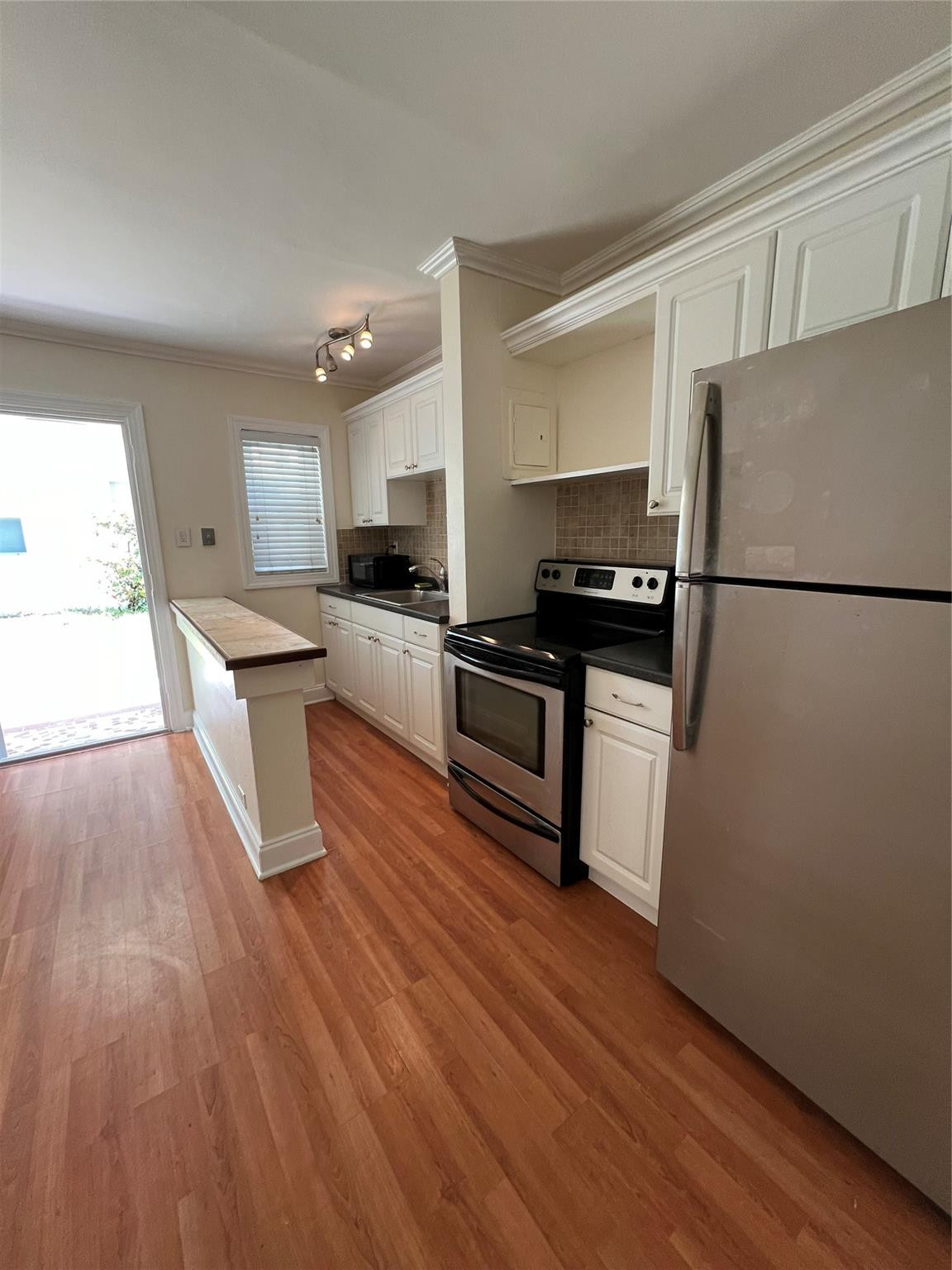 The Hemingway At Middle R - Residential Lease