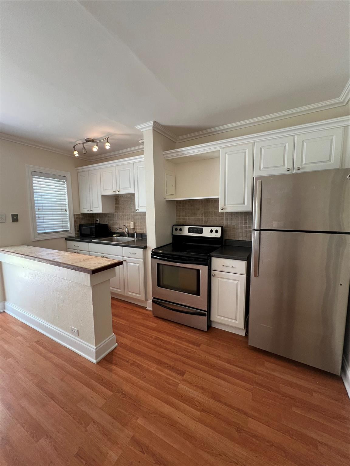 The Hemingway At Middle R - Residential Lease